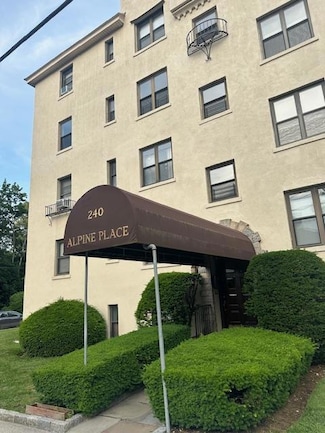 240 Alpine Place Unit 2A, Tuckahoe, NY 10707