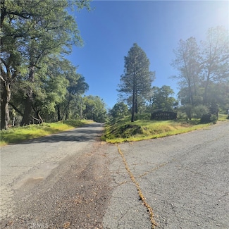 204 Empire Pointe Rd, Oroville, CA 95966
