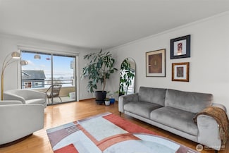 4222 Beach Dr SW Unit 303, Seattle, WA 98116