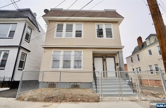 445 S 15th St, Newark, NJ 07103
