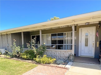 1541 Interlachen Rd, Seal Beach, CA 90740