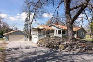 6010 Apple Rd, Excelsior, MN 55331