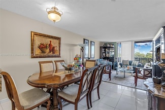 9686 Fontainebleau Blvd Unit 409, Miami, FL 33172