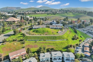 902 Forest Ridge Dr, Vallejo, CA 94591
