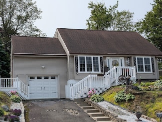 101 Chipper Rd, Waterbury, CT 06704