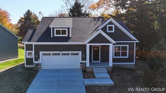14782 Arcadia Woods Dr, Spring Lake, MI 49456