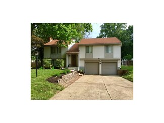 56 Oakhurst Dr, Munroe Falls, OH 44262