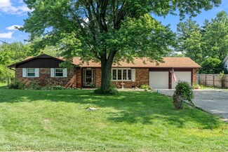 218 White Oak Dr, Greenfield, IN 46140