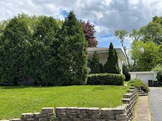 225 Panama Ave, Hampshire, IL 60140