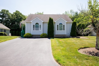 8 Rodeo Dr, East Bridgewater, MA 02333