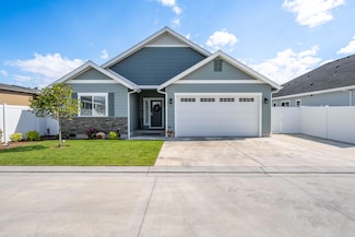 305 SW Tayberry Glen Ln, Grants Pass, OR 97527