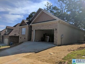 105 Willowood Dr, Oxford, AL 36203