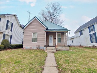 706 N Sexton St, Rushville, IN 46173