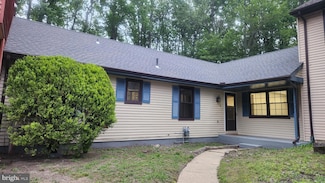 4 Meadowside Ct, Medford, NJ 08055