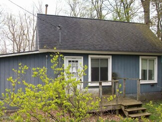 8632 Orchard Dr, Watervliet, MI 49098