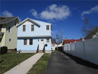 142 Holcroft Rd, Rochester, NY 14612