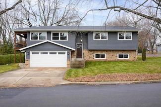 5902 Roosevelt St, Middleton, WI 53562