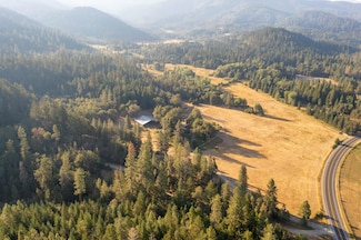 7589 Takilma Rd, Cave Junction, OR 97523