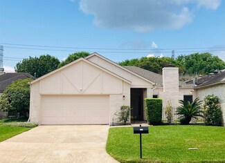 206 Buckingham Place, Stafford, TX 77477