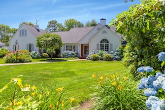 3 Ground Cover Ln, Sandwich, MA 02563