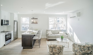 238 Deer St Unit 204, Portsmouth, NH 03801