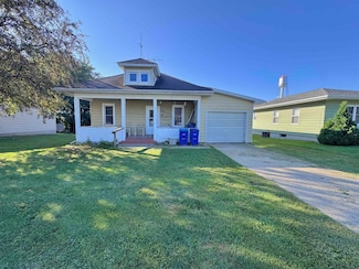 206 E Watson St, Garnavillo, IA 52049