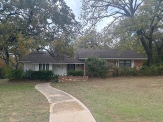 3016 Nottingham Dr, Denton, TX 76209