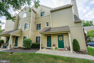 166 Woodlake Dr, Marlton, NJ 08053