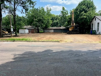 210 North Ave, Whitesboro, TX 76273