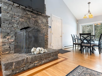 5 Maple St, Bridgton, ME 04009