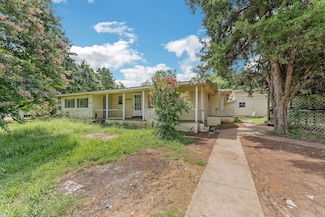 961 E Ovilla Rd, Red Oak, TX 75154