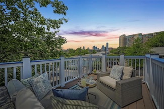 1169 Curve St, Austin, TX 78702
