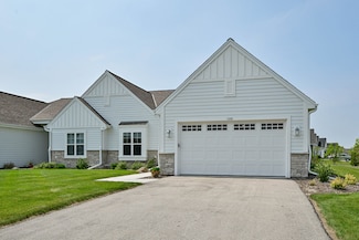 1320 Prairie Creek Cir Unit 2, Oconomowoc, WI 53066