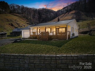 867 Indian Creek Rd, Burnsville, NC 28714