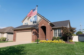 15861 Humphrey St, Southgate, MI 48195