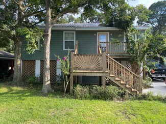 2310 Seneca Ave, Pascagoula, MS 39567