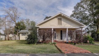 114 W Hamilton St, Saint Martinville, LA 70582