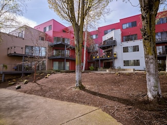 920 NW Naito Pkwy Unit J5, Portland, OR 97209