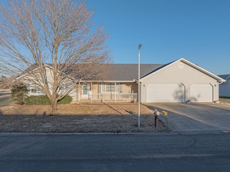 134 Country Club Estates, Salem, IL 62881