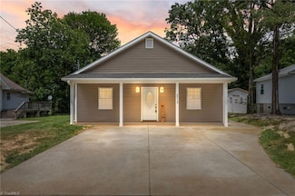 213 W Holt St, Burlington, NC 27217