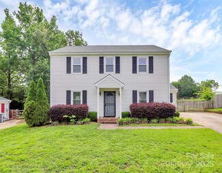 10945 Wiltshire Ln, Charlotte, NC 28262
