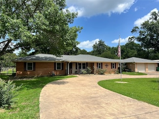 720 Robindale Ln, Fairfield, TX 75840