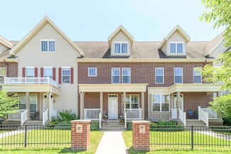 14 S Gardens Way, Fitchburg, WI 53711