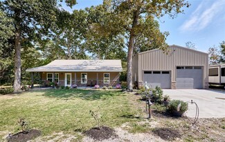 15 Hardwood Dr, Winfield, MO 63389