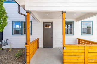 1409 N Bluffs Ridge Ln, Boise, ID 83704