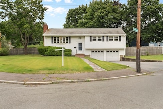 2 Baldwin Rd, Wakefield, MA 01880
