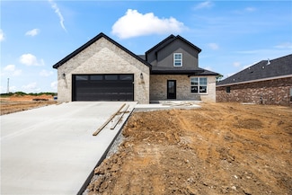 4750 Cowboy St, Springdale, AR 72762