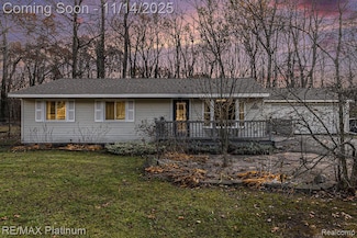 4653 Webberdale Dr, Holly, MI 48442