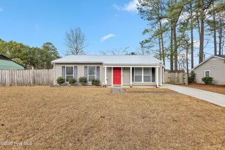 630 Shadowridge Rd, Jacksonville, NC 28546
