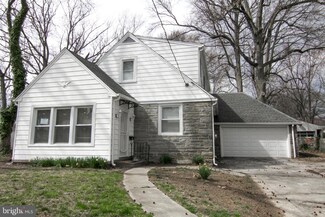 819 Bartram Ave, Darby, PA 19023